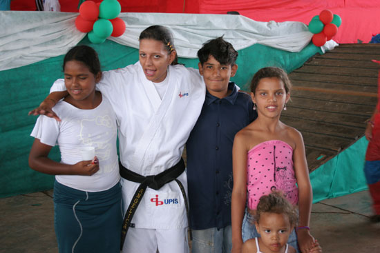 Foto: IMG_1535.jpg
Criada em : 24/08/2020 20:03:39
Peso : 48069 bytes
Dimenso : 550 X 367 pixel
Cores : 
Foto = 116