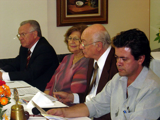 Foto: DSC02574.jpg
Criada em : 24/08/2020 20:03:45
Peso : 54560 bytes
Dimenso : 550 X 413 pixel
Cores : 
Foto = 14