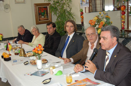 Foto: DSC_0216.jpg
Criada em : 24/08/2020 20:03:51
Peso : 40725 bytes
Dimenso : 450 X 298 pixel
Cores : 
Foto = 27