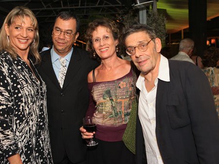 Foto: BIENAL-(13).jpg
Criada em : 20/09/2025 15:55:57
Peso : 46450 bytes
Dimens&atilde;o : 450 X 338 pixel
Cores : 
Foto = 5