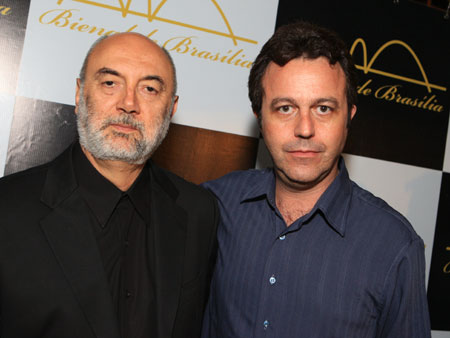 Foto: BIENAL-(21).jpg
Criada em : 20/09/2025 15:55:57
Peso : 28782 bytes
Dimens&atilde;o : 450 X 338 pixel
Cores : 
Foto = 14