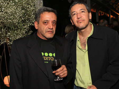 Foto: BIENAL-(25).jpg
Criada em : 20/09/2025 15:55:57
Peso : 35982 bytes
Dimens&atilde;o : 450 X 338 pixel
Cores : 
Foto = 18