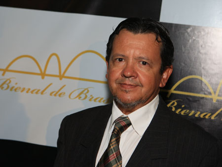 Foto: BIENAL-(28).jpg
Criada em : 20/09/2025 15:55:57
Peso : 26276 bytes
Dimens&atilde;o : 450 X 338 pixel
Cores : 
Foto = 21