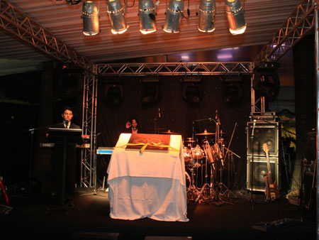 Foto: BIENAL-(35).jpg
Criada em : 20/09/2025 15:55:57
Peso : 42093 bytes
Dimens&atilde;o : 450 X 338 pixel
Cores : 
Foto = 29