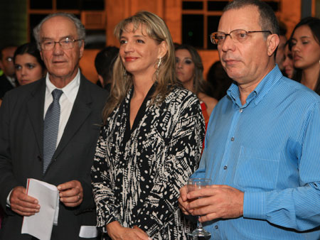 Foto: BIENAL-(36).jpg
Criada em : 20/09/2025 15:55:57
Peso : 50070 bytes
Dimens&atilde;o : 450 X 338 pixel
Cores : 
Foto = 30