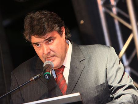 Foto: BIENAL-(41).jpg
Criada em : 20/09/2025 15:55:57
Peso : 32267 bytes
Dimens&atilde;o : 450 X 338 pixel
Cores : 
Foto = 35