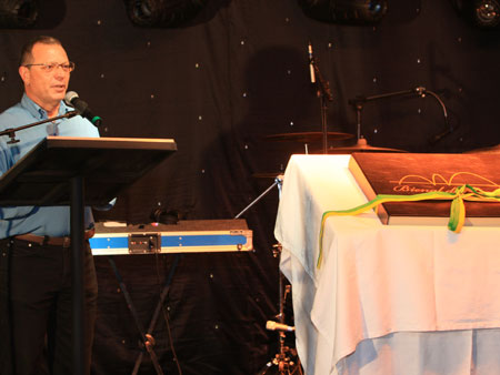 Foto: BIENAL-(43).jpg
Criada em : 20/09/2025 15:55:57
Peso : 30112 bytes
Dimens&atilde;o : 450 X 338 pixel
Cores : 
Foto = 37