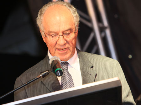 Foto: BIENAL-(45).jpg
Criada em : 20/09/2025 15:55:57
Peso : 29456 bytes
Dimens&atilde;o : 450 X 338 pixel
Cores : 
Foto = 38