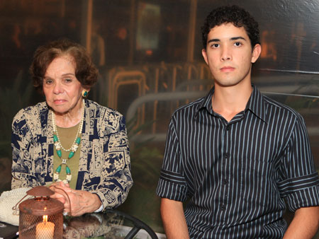 Foto: BIENAL-(5).jpg
Criada em : 20/09/2025 15:55:57
Peso : 47392 bytes
Dimens&atilde;o : 450 X 338 pixel
Cores : 
Foto = 43