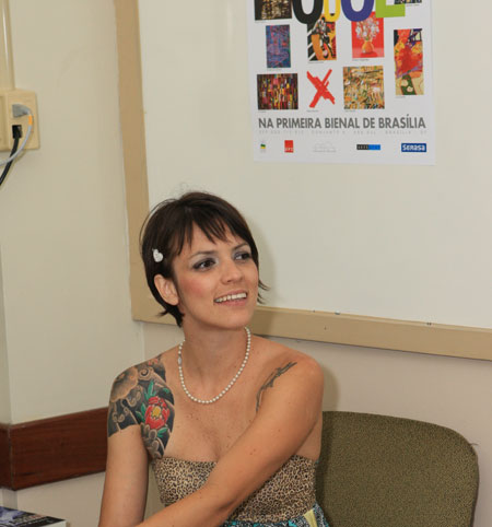 Foto: BIENAL-(61).jpg
Criada em : 20/09/2025 15:55:57
Peso : 36372 bytes
Dimens&atilde;o : 450 X 482 pixel
Cores : 
Foto = 55