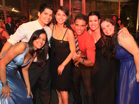 Foto: BIENAL-(96).jpg
Criada em : 20/09/2025 15:55:57
Peso : 44757 bytes
Dimens&atilde;o : 450 X 338 pixel
Cores : 
Foto = 83