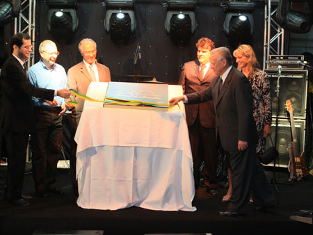 Foto: bienal_not.jpg
Criada em : 20/09/2025 15:55:57
Peso : 39648 bytes
Dimens&atilde;o : 450 X 338 pixel
Cores : 
Foto = 85